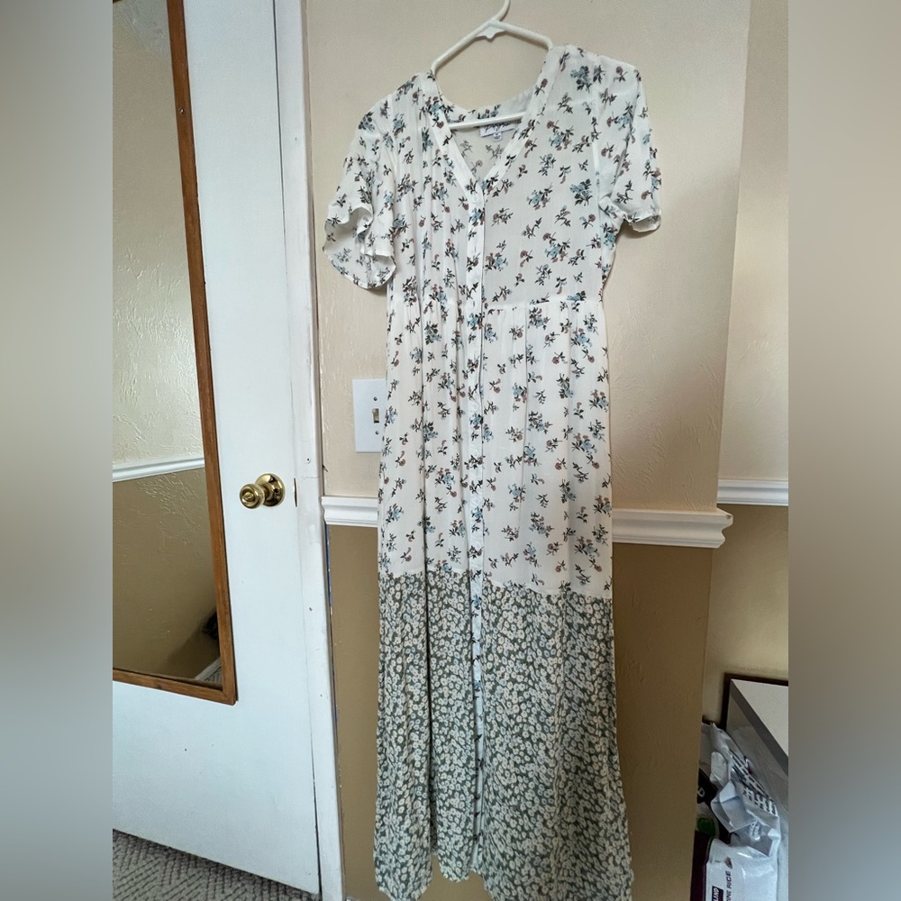 Medium maxi dress super light weight, great for spring and summer!